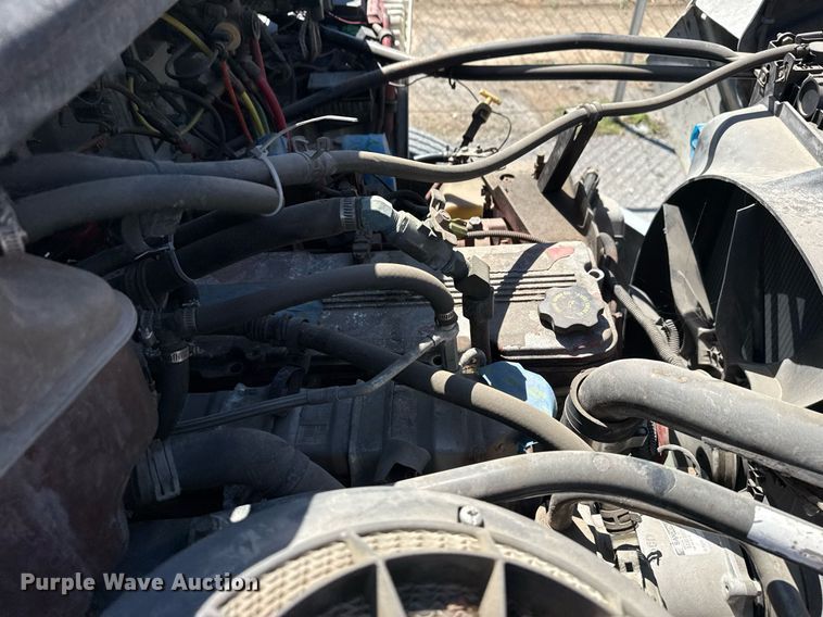 image for item EG8348 2009 Freightliner Business Class M2 refuse truck