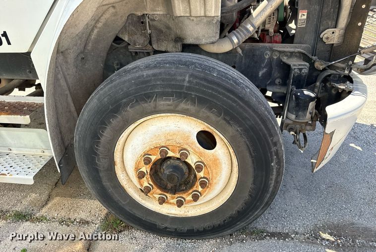 image for item EG8348 2009 Freightliner Business Class M2 refuse truck