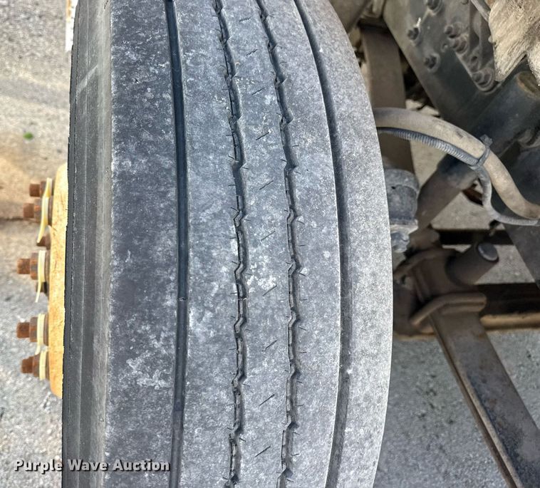 image for item EG8348 2009 Freightliner Business Class M2 refuse truck