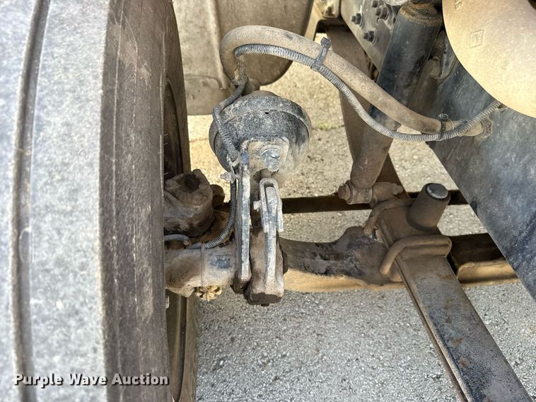 image for item EG8348 2009 Freightliner Business Class M2 refuse truck