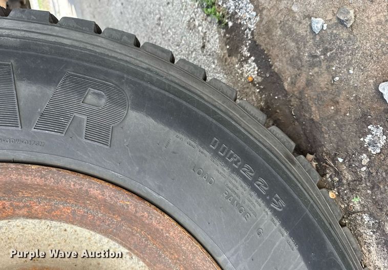 image for item EG8348 2009 Freightliner Business Class M2 refuse truck