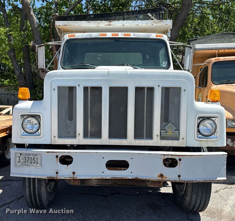 image for item EG8349 1995 International 2554 dump truck