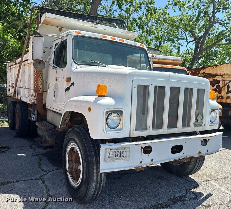image for item EG8349 1995 International 2554 dump truck