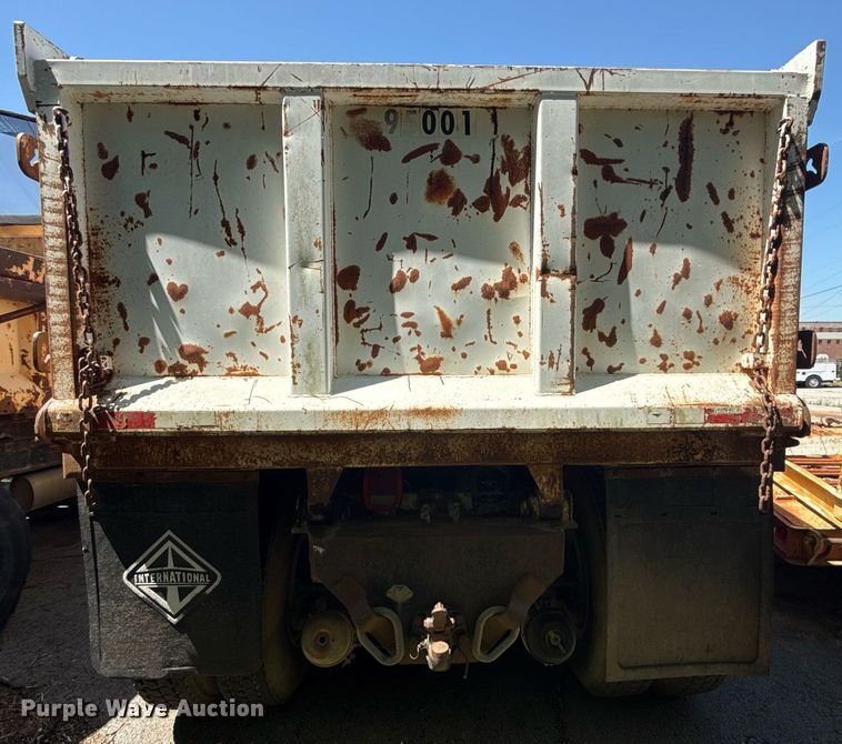 image for item EG8349 1995 International 2554 dump truck