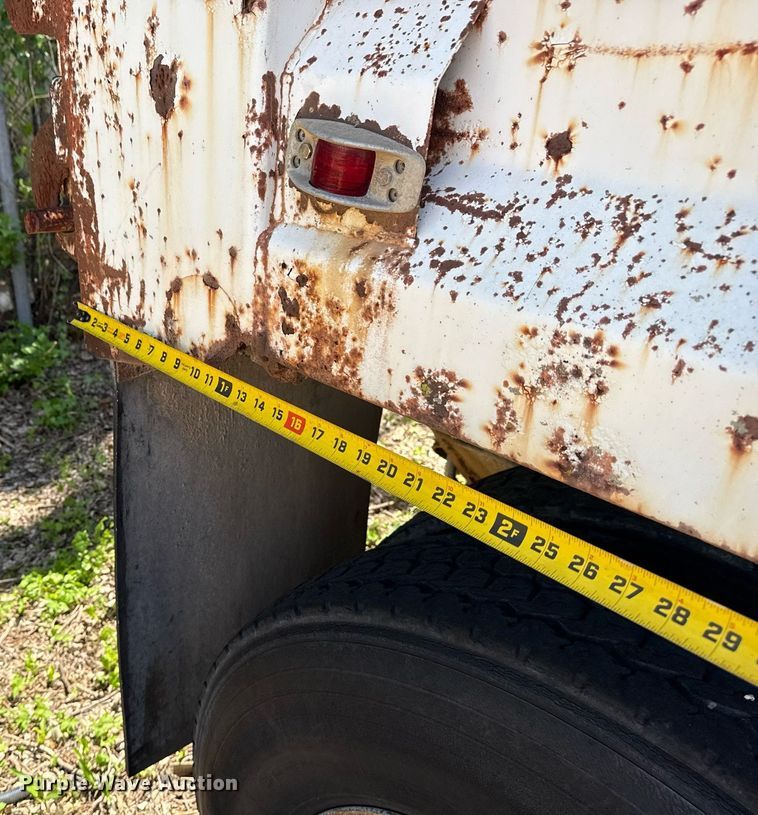 image for item EG8349 1995 International 2554 dump truck