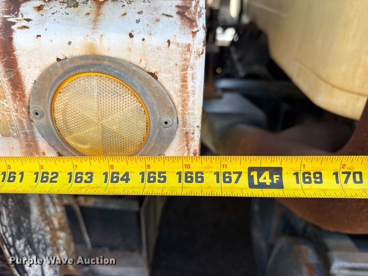 image for item EG8349 1995 International 2554 dump truck