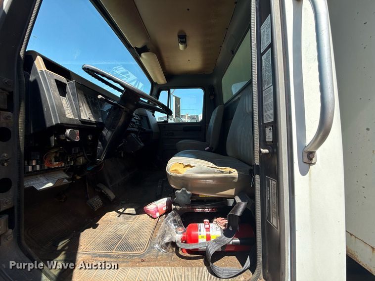 image for item EG8349 1995 International 2554 dump truck