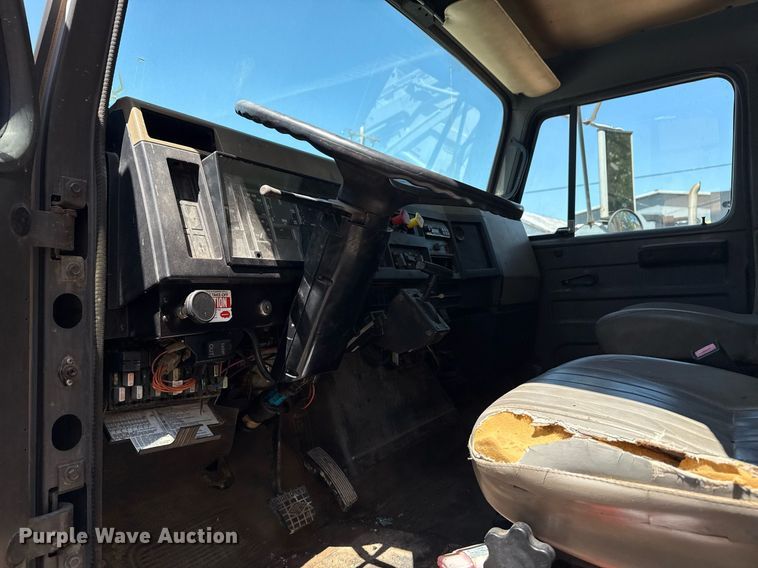 image for item EG8349 1995 International 2554 dump truck