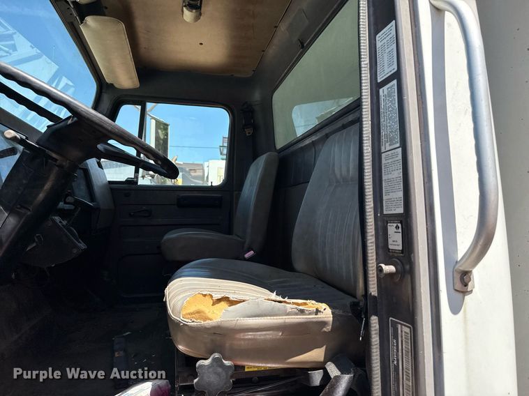 image for item EG8349 1995 International 2554 dump truck