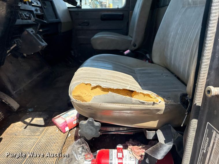 image for item EG8349 1995 International 2554 dump truck