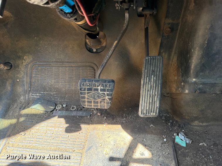 image for item EG8349 1995 International 2554 dump truck