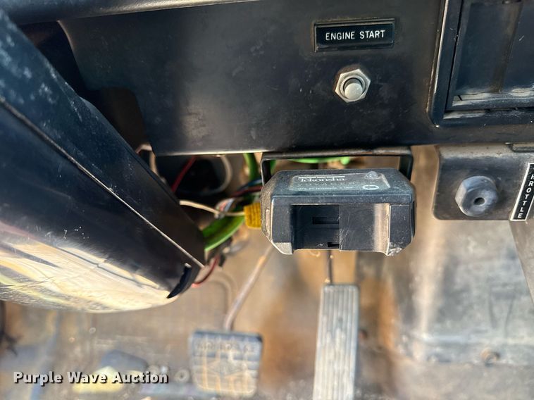 image for item EG8349 1995 International 2554 dump truck