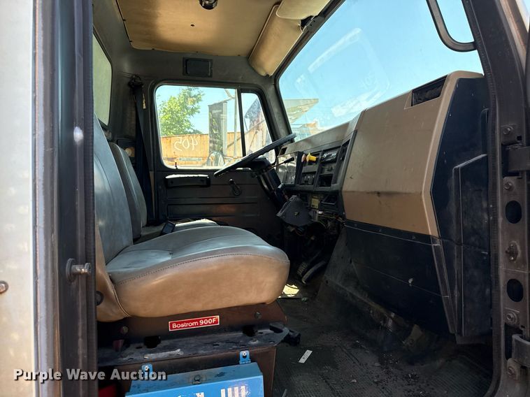 image for item EG8349 1995 International 2554 dump truck