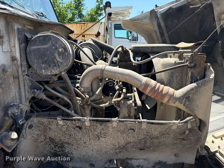 image for item EG8349 1995 International 2554 dump truck