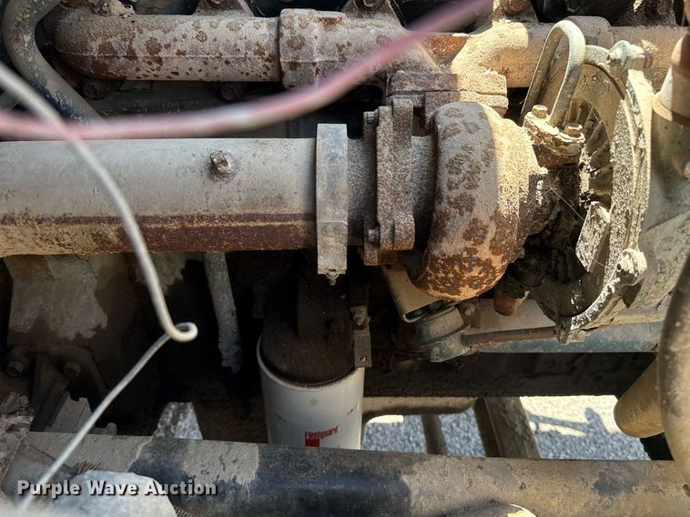 image for item EG8349 1995 International 2554 dump truck