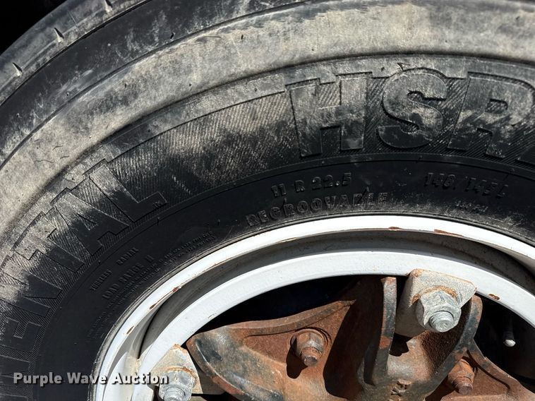 image for item EG8349 1995 International 2554 dump truck