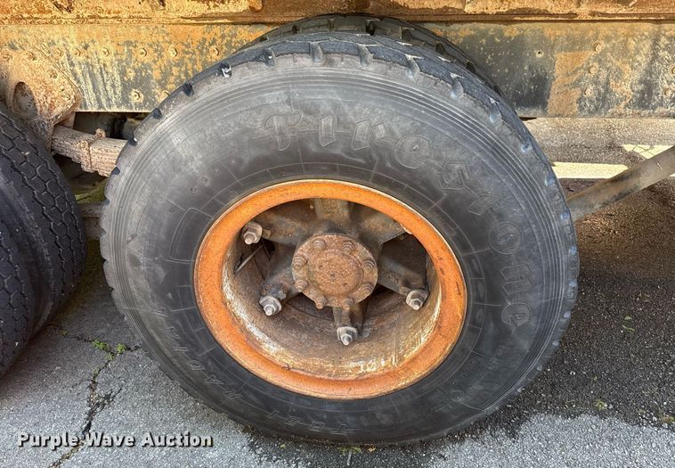 image for item EG8349 1995 International 2554 dump truck