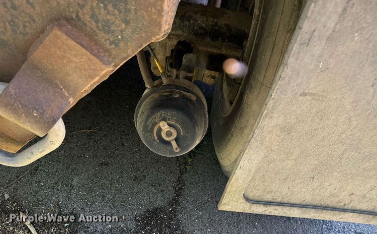 image for item EG8349 1995 International 2554 dump truck