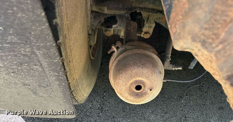 image for item EG8349 1995 International 2554 dump truck