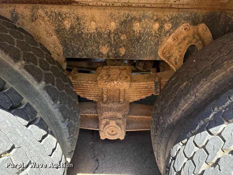 image for item EG8349 1995 International 2554 dump truck