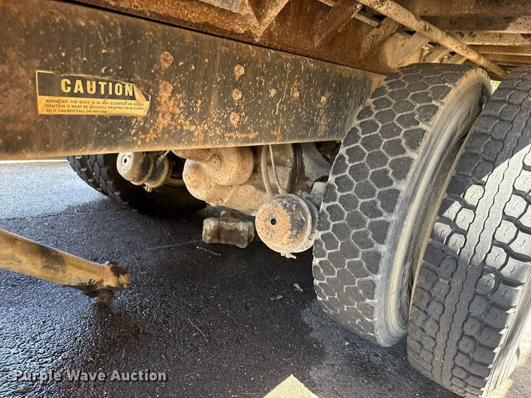 image for item EG8349 1995 International 2554 dump truck