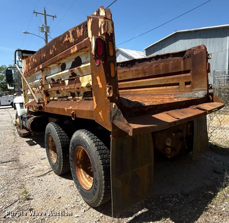 image for item EG8351 2008 International 7400 dump truck