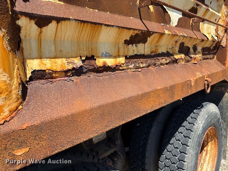 image for item EG8351 2008 International 7400 dump truck