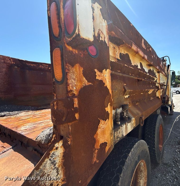 image for item EG8351 2008 International 7400 dump truck