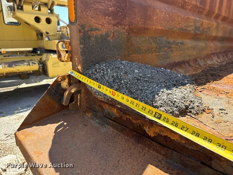 image for item EG8351 2008 International 7400 dump truck