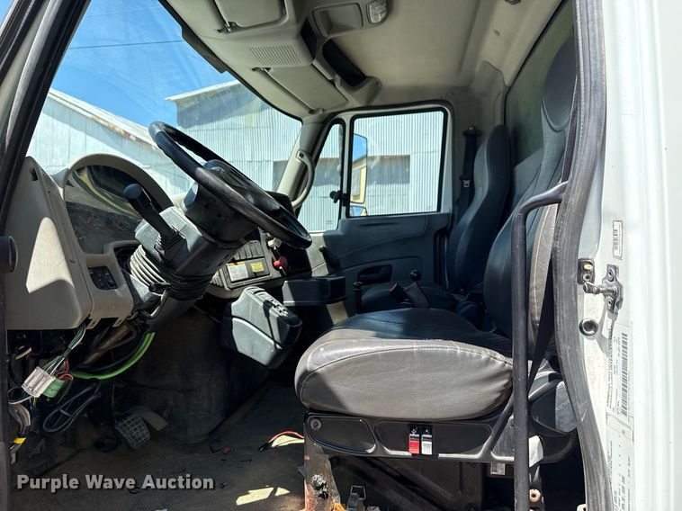 image for item EG8351 2008 International 7400 dump truck