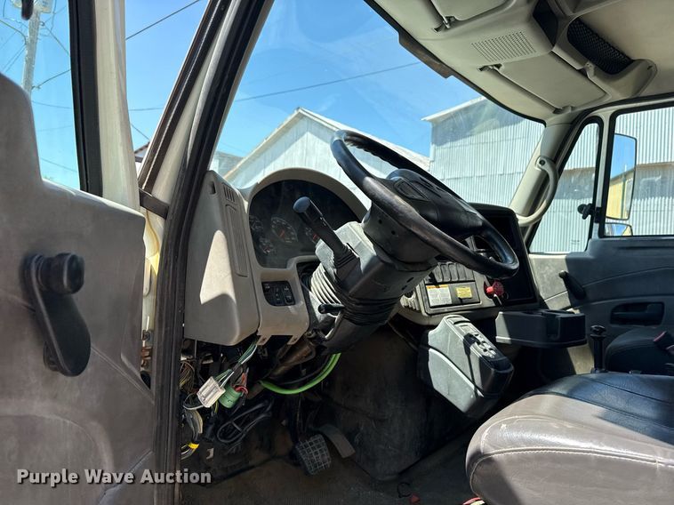 image for item EG8351 2008 International 7400 dump truck