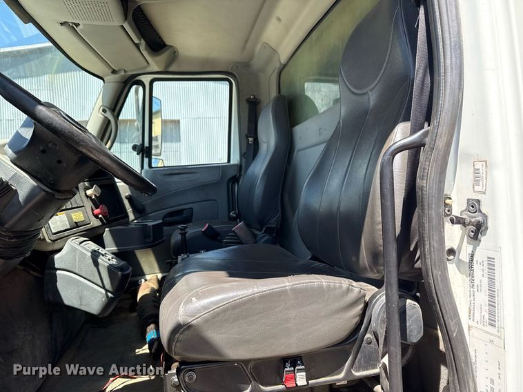 image for item EG8351 2008 International 7400 dump truck