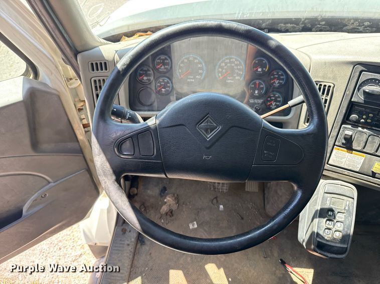 image for item EG8351 2008 International 7400 dump truck