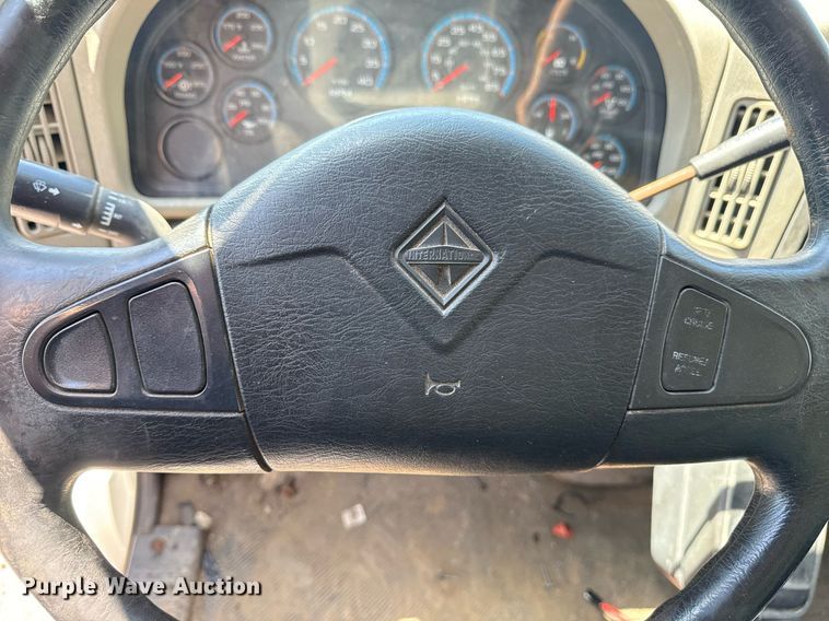 image for item EG8351 2008 International 7400 dump truck