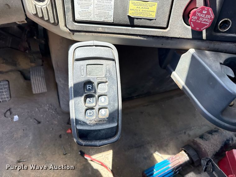 image for item EG8351 2008 International 7400 dump truck