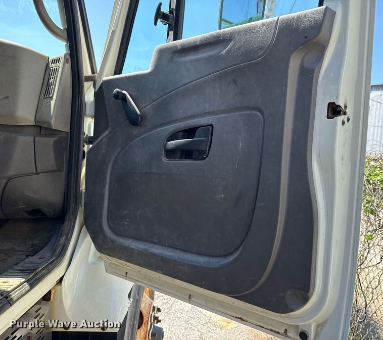 image for item EG8351 2008 International 7400 dump truck