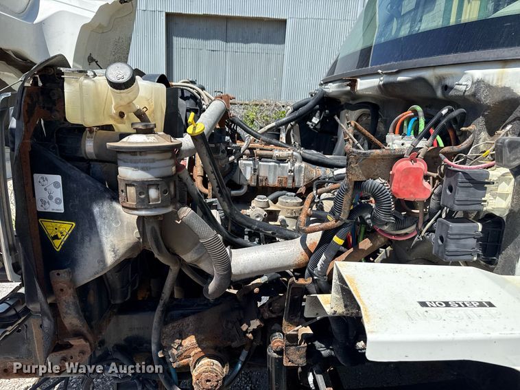 image for item EG8351 2008 International 7400 dump truck