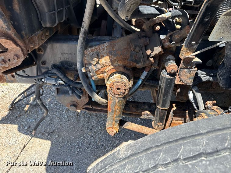 image for item EG8351 2008 International 7400 dump truck