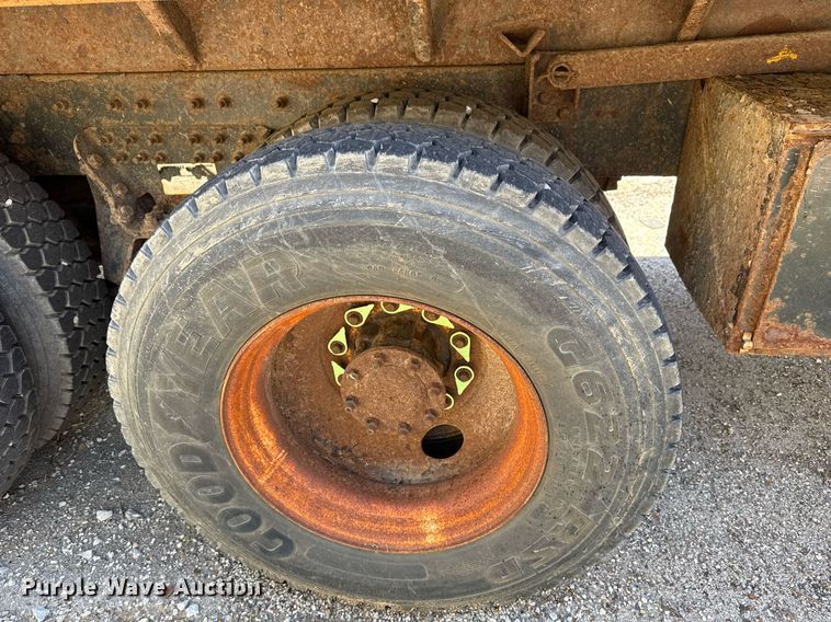 image for item EG8351 2008 International 7400 dump truck