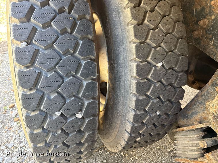 image for item EG8351 2008 International 7400 dump truck