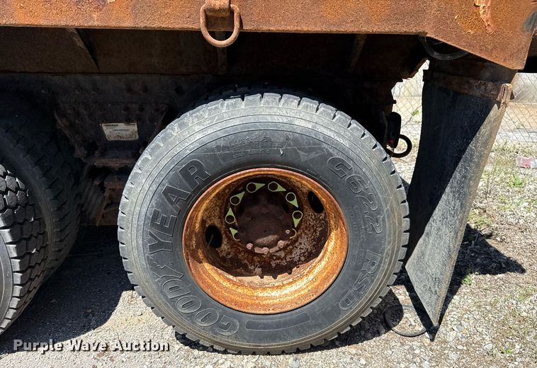 image for item EG8351 2008 International 7400 dump truck