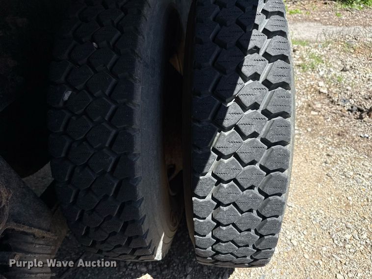 image for item EG8351 2008 International 7400 dump truck