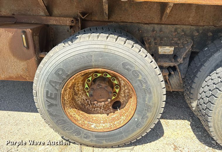 image for item EG8351 2008 International 7400 dump truck