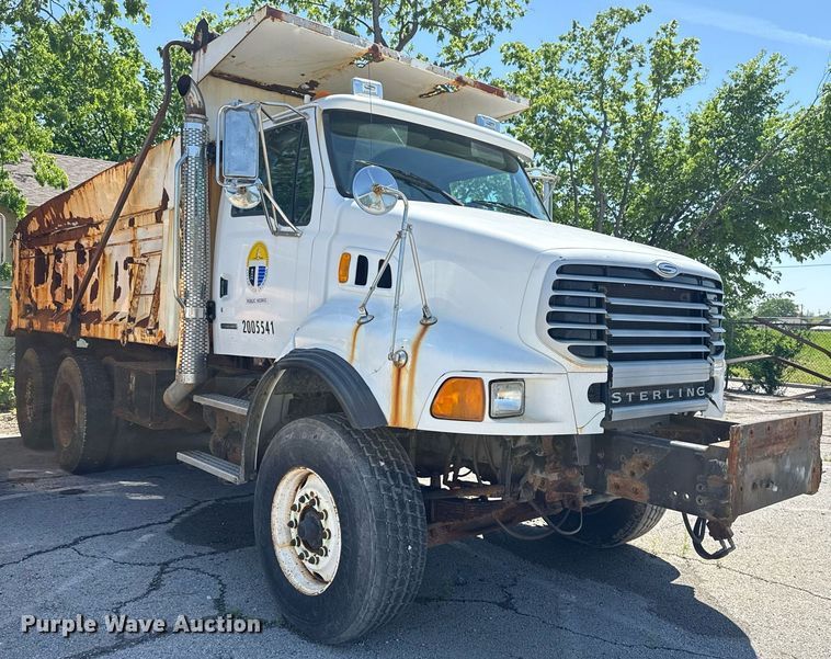 image for item EG8352 2005 Sterling L8500 dump truck