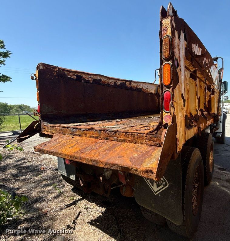 image for item EG8352 2005 Sterling L8500 dump truck