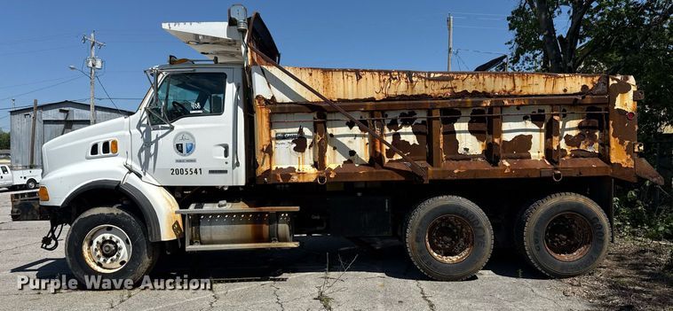 image for item EG8352 2005 Sterling L8500 dump truck