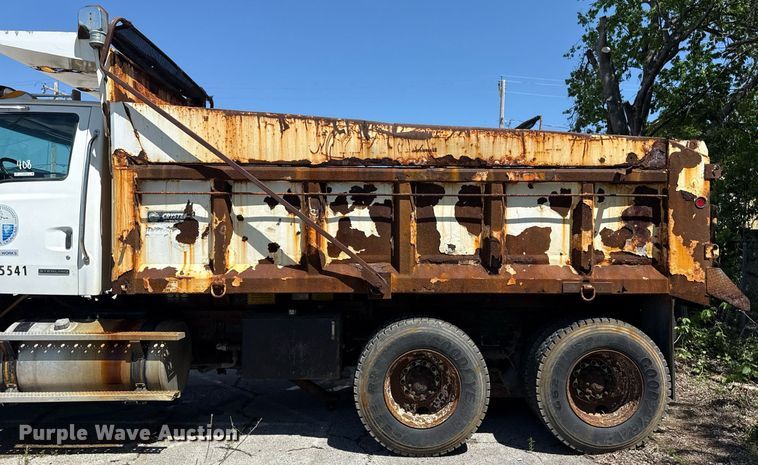 image for item EG8352 2005 Sterling L8500 dump truck