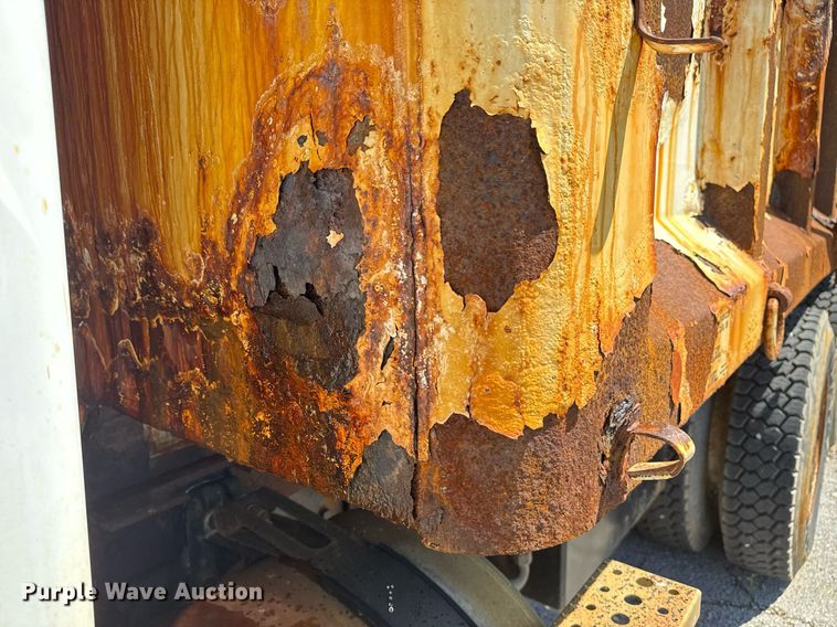 image for item EG8352 2005 Sterling L8500 dump truck