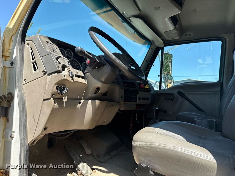 image for item EG8352 2005 Sterling L8500 dump truck