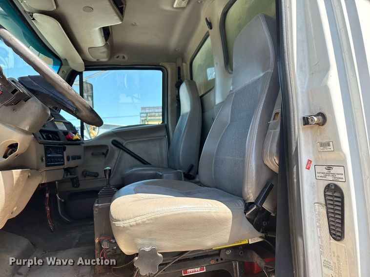 image for item EG8352 2005 Sterling L8500 dump truck